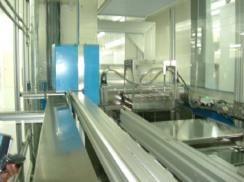 HR-光學(xué)部件清洗機內(nèi)部